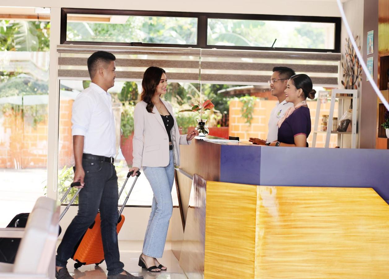 Aerostop Hotel & Restaurant Plaridel  Exterior photo